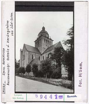 Vorschaubild Lessay (Manche): Ehemalige Abteikirche, Außenansicht, Ostteil mit Vierungsturm von Südosten 